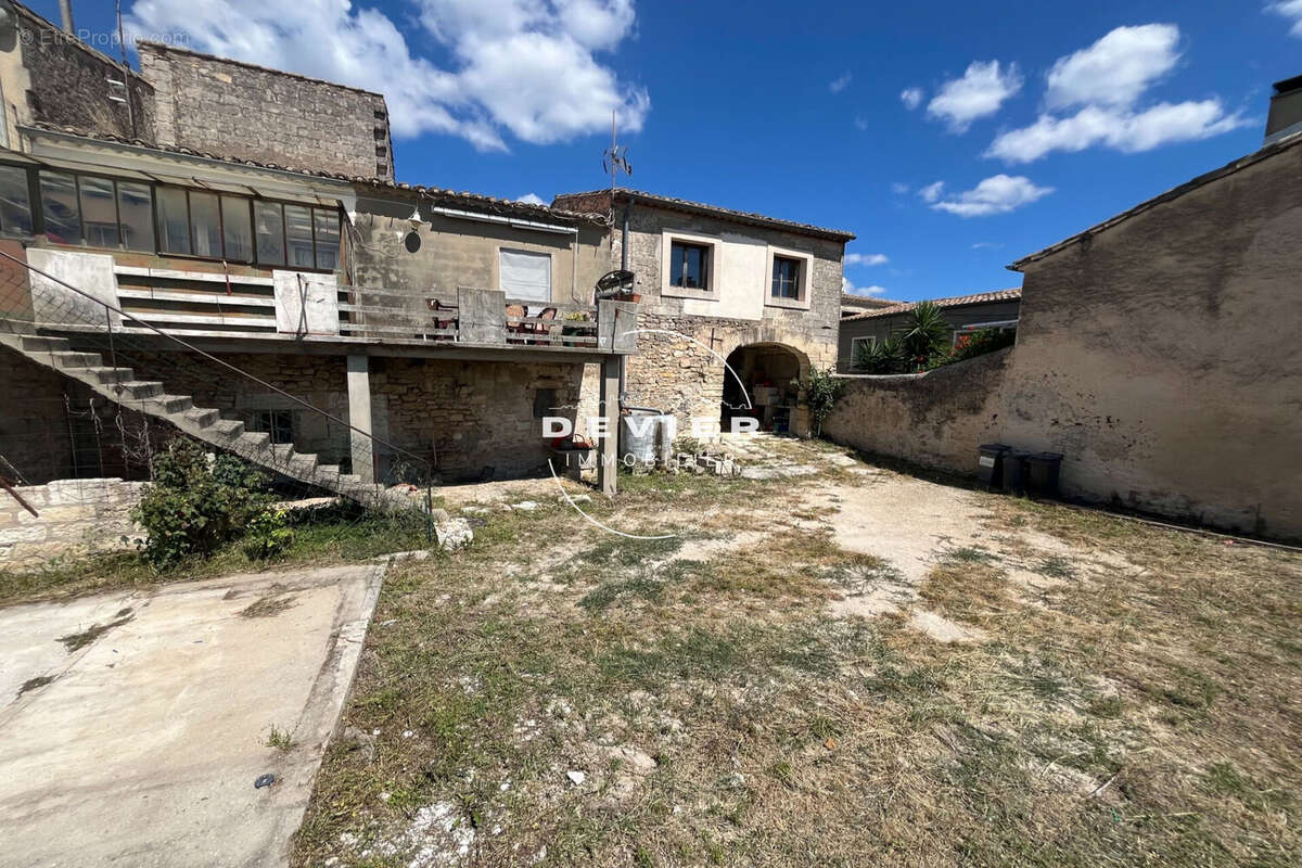 Maison 131 m² à Saint-Genies-Des-Mourgues  - photo 2