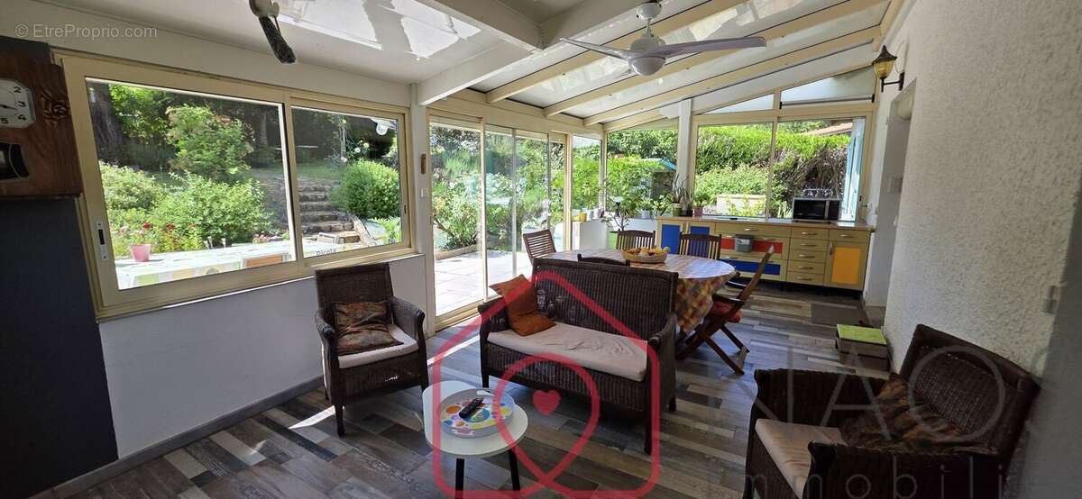 Biard: Maison de 115m² . hab.Parc arboré . Garage . Piscine - photo 6