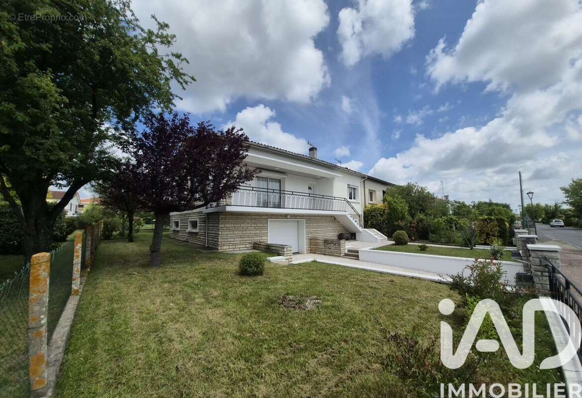 Photo 3 - Maison à CHANIERS