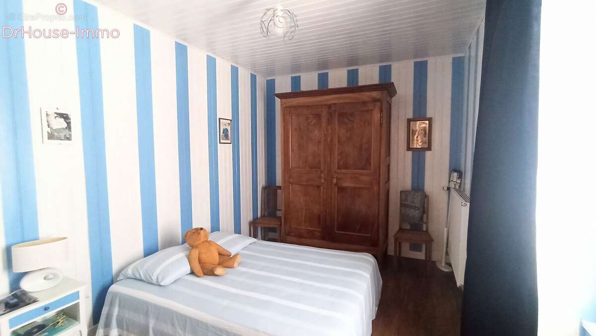 Maison 231 m² à Saint-Michel-En-L'herm  - photo 9