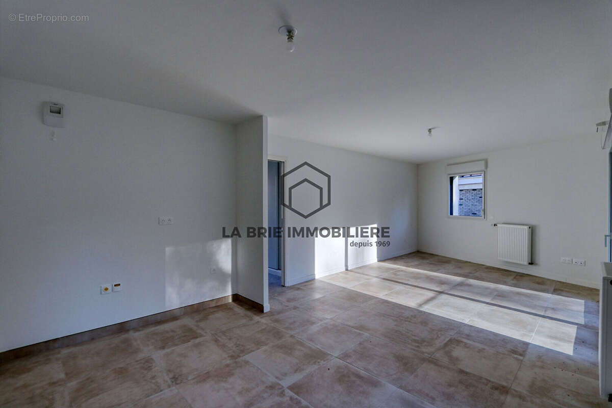 Appartement à RUBELLES