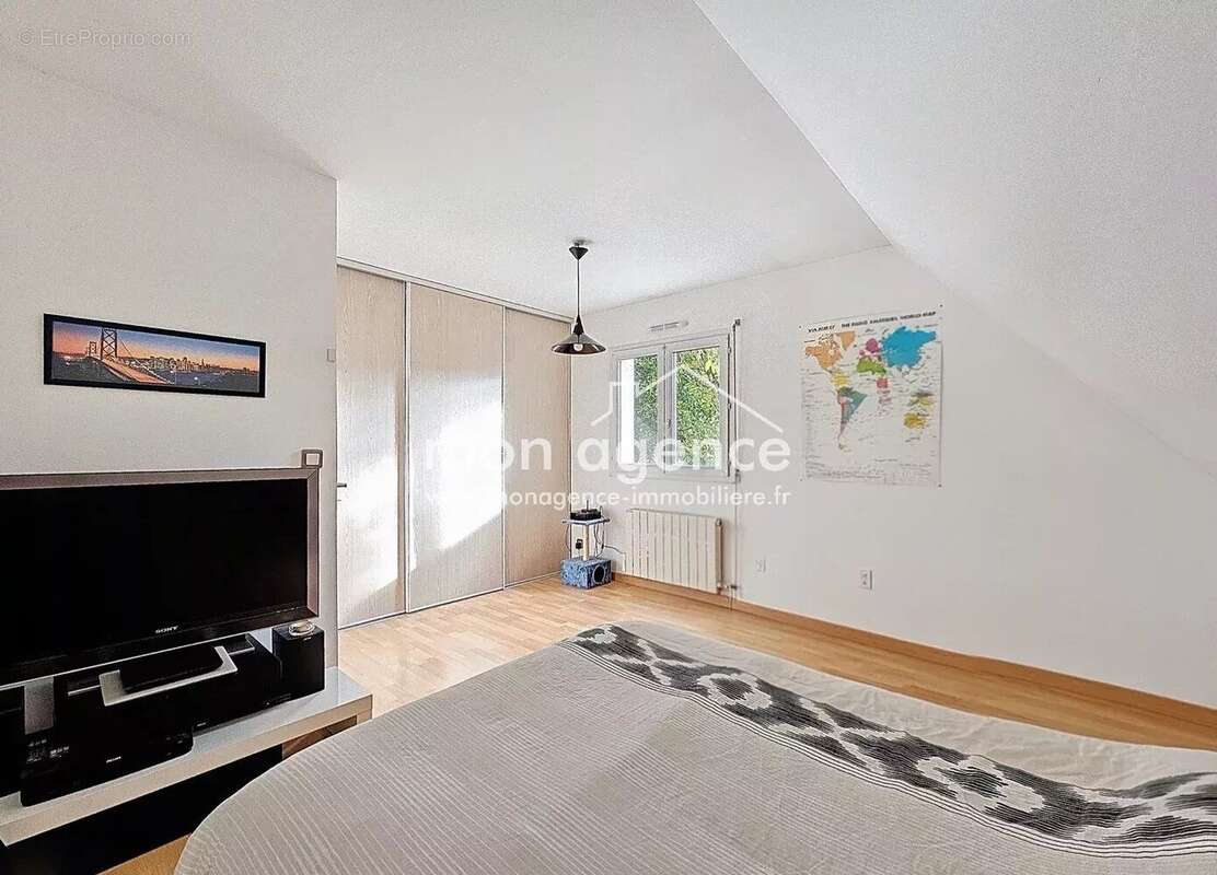 Maison à FRANQUEVILLE-SAINT-PIERRE