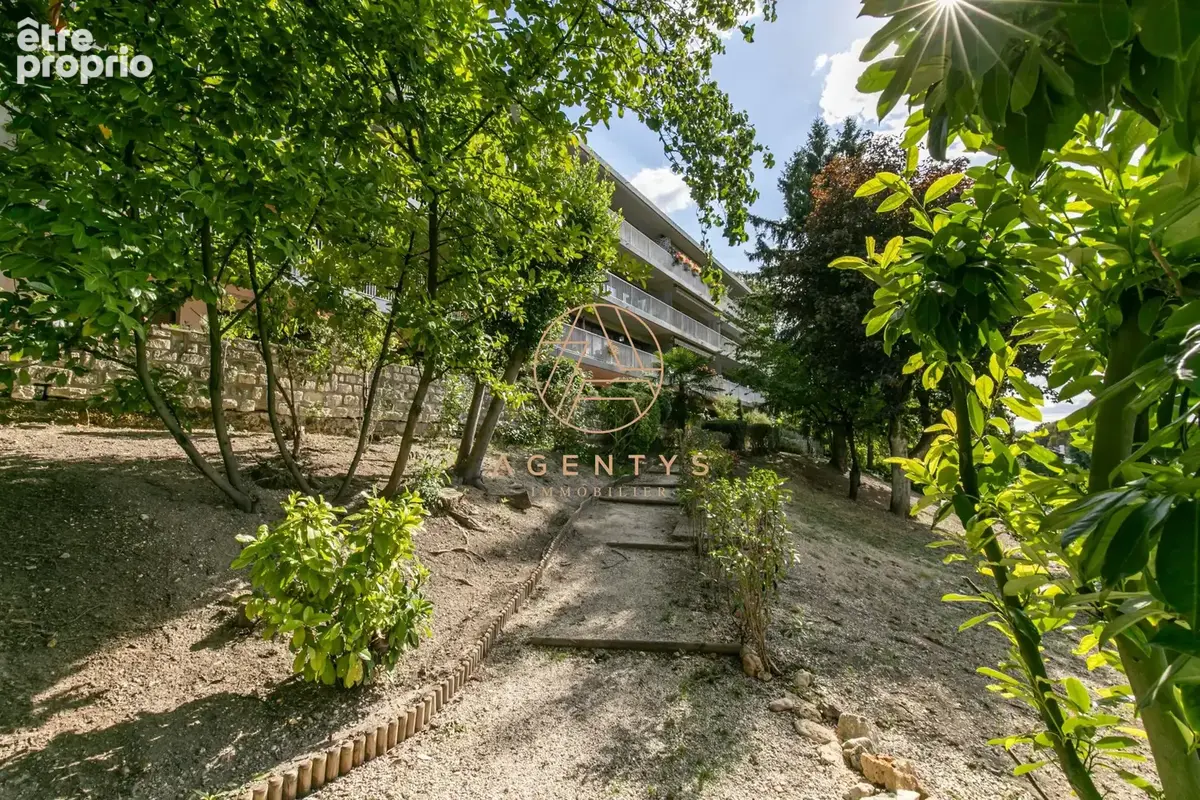 Photo Appartement à Chennevieres-Sur-Marne au prix de 346 500€