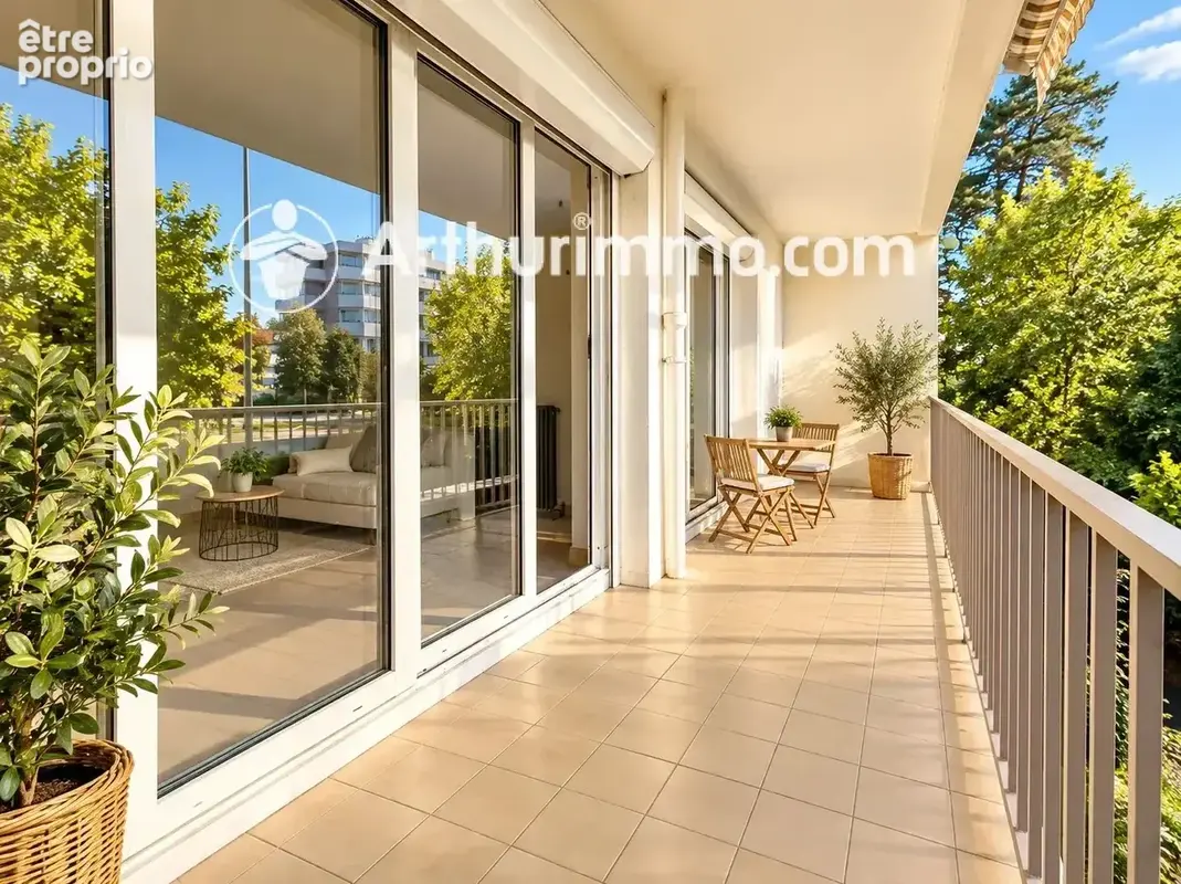 Appartement T4 de 75 m² avec garage double, cave et balcon – Grigny (69520) - photo 1