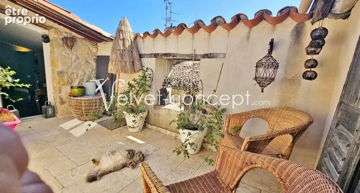 Authentique maison de village  avec 4 chambres terrasse + murs commerciaux de 50 M² - photo 8