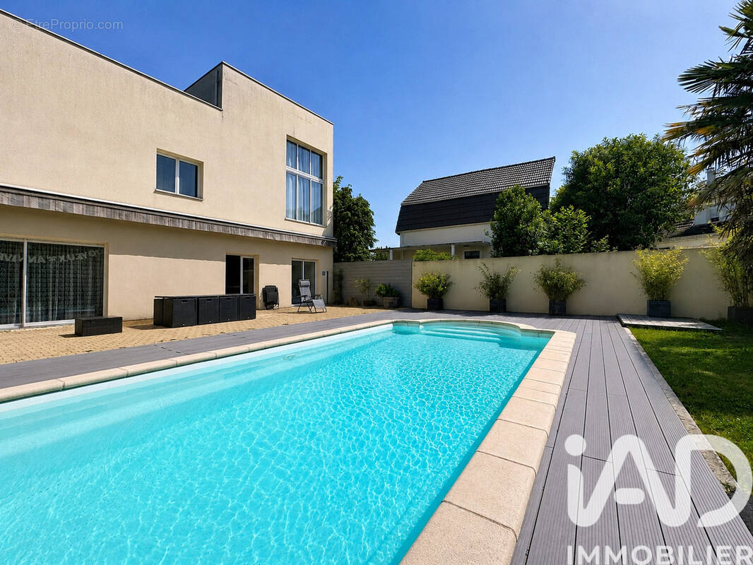 Photo 1 - Maison à LE BLANC-MESNIL