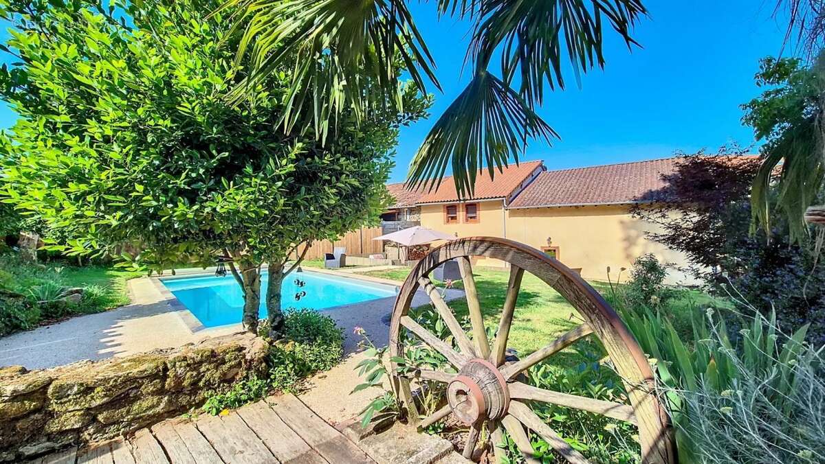 Maison à COMPREIGNAC