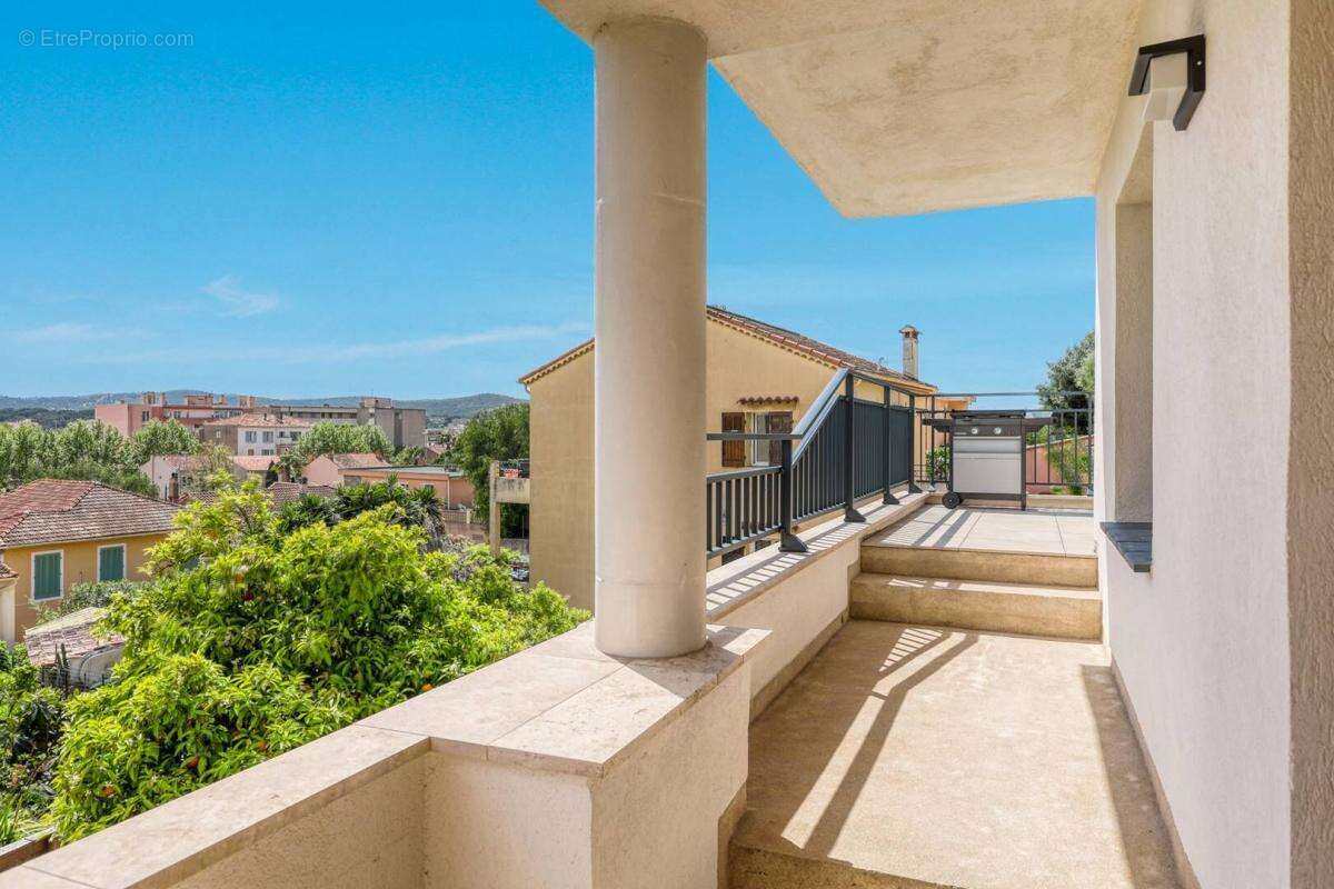 Appartement à LE LAVANDOU
