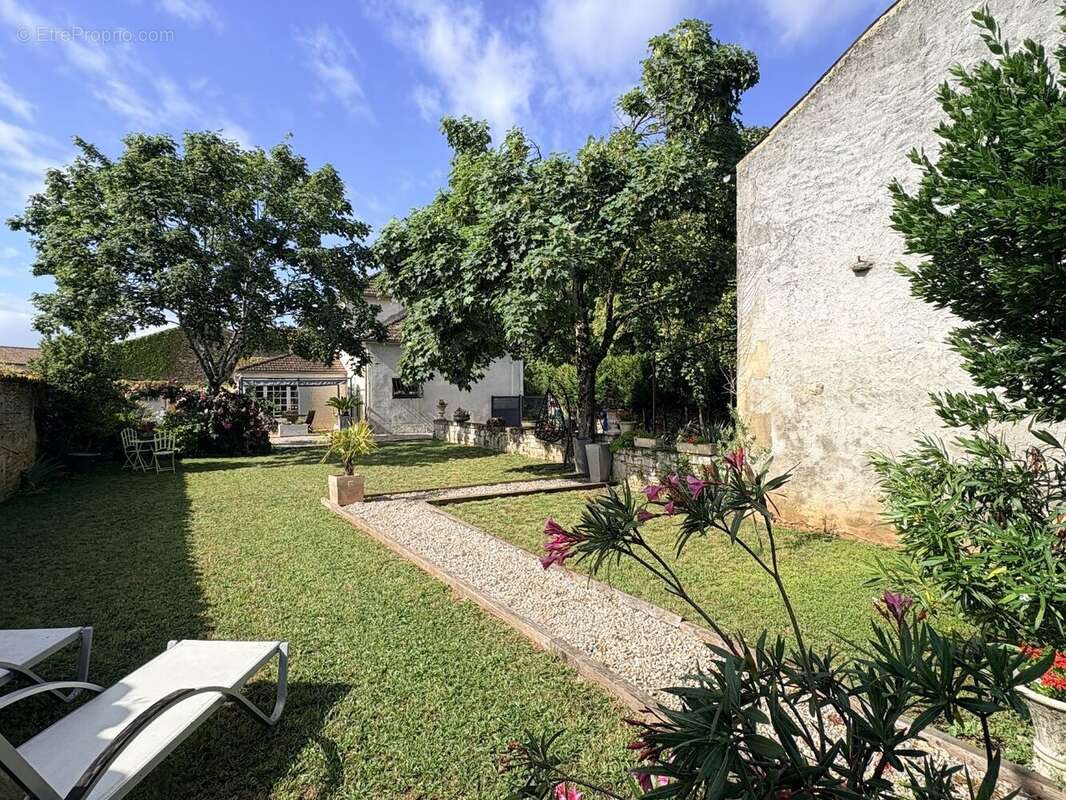 Maison à CHERVES-RICHEMONT