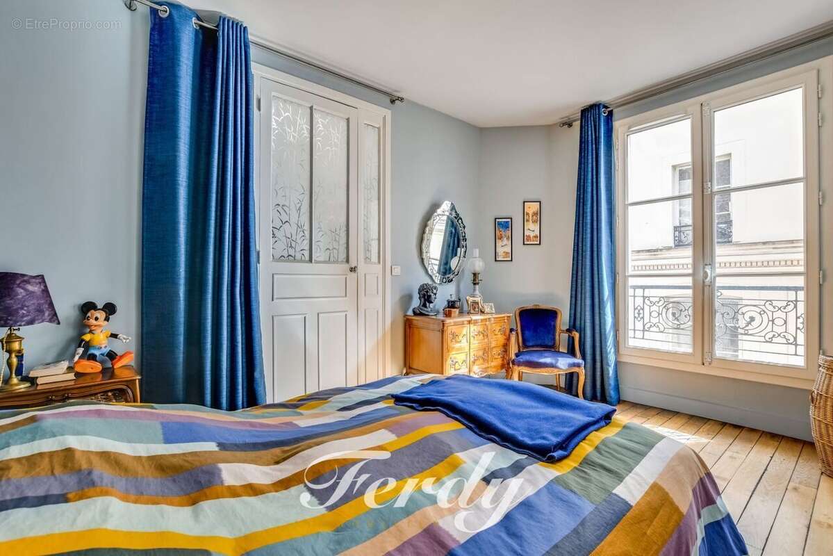 Appartement à PARIS-3E