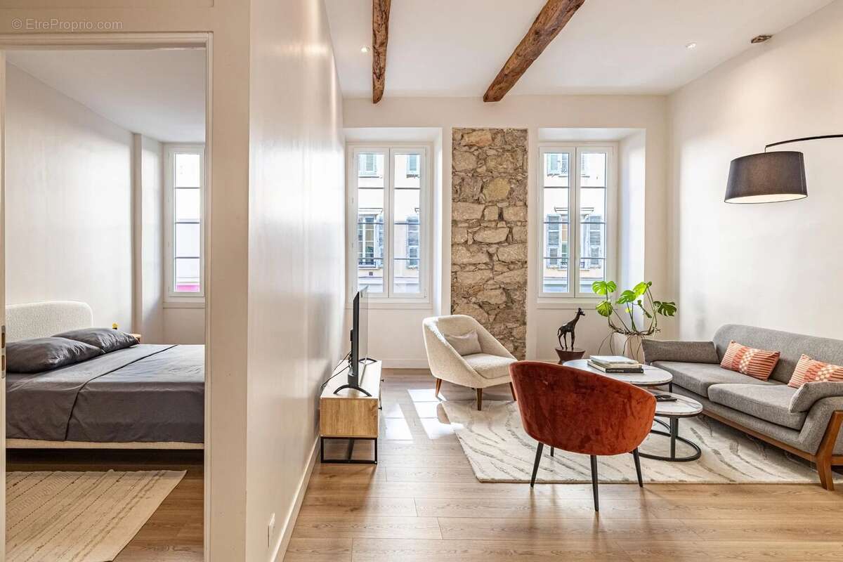 Nice - Le Port - Superbe appartement 3 pièces avec loggia - Airbnb OK - photo 5