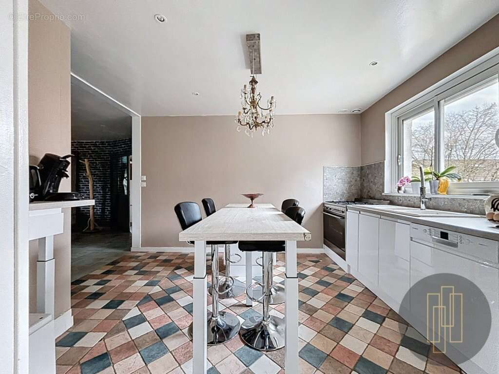 Maison à SAINT-GEORGES-DE-RENEINS