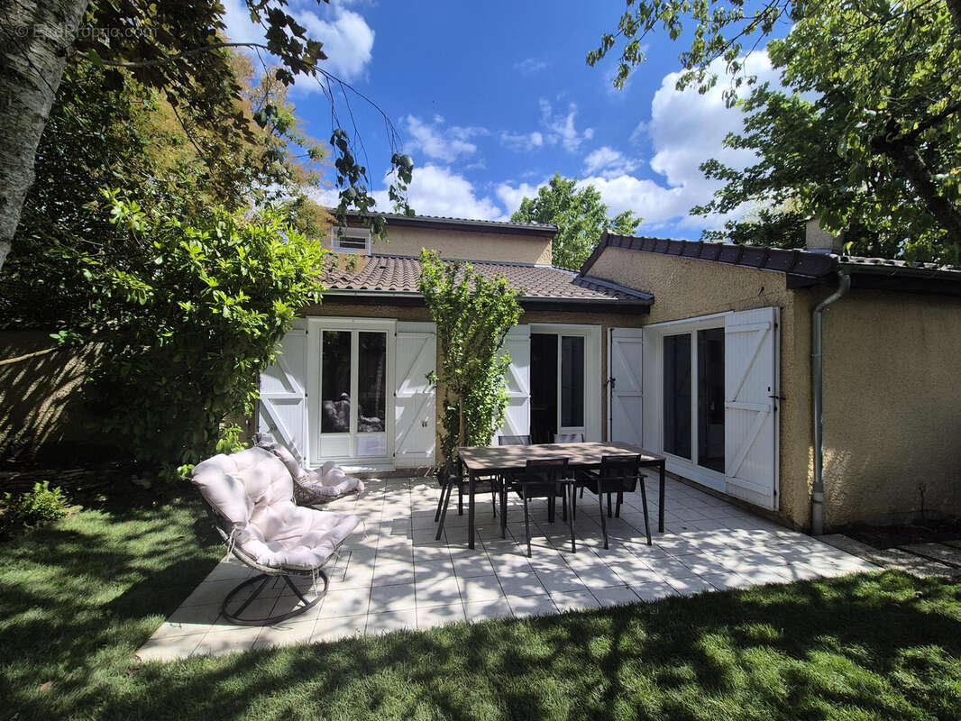Maison à JOUY-EN-JOSAS
