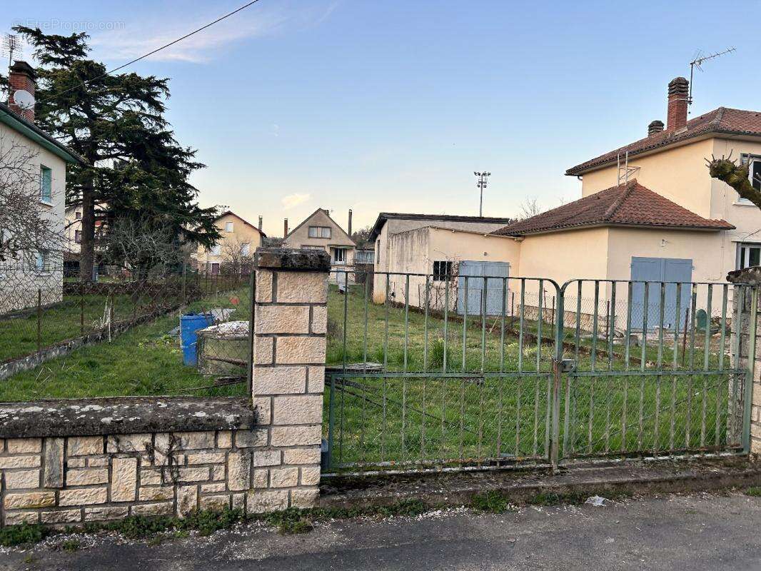 Terrain à SAINT-CERE