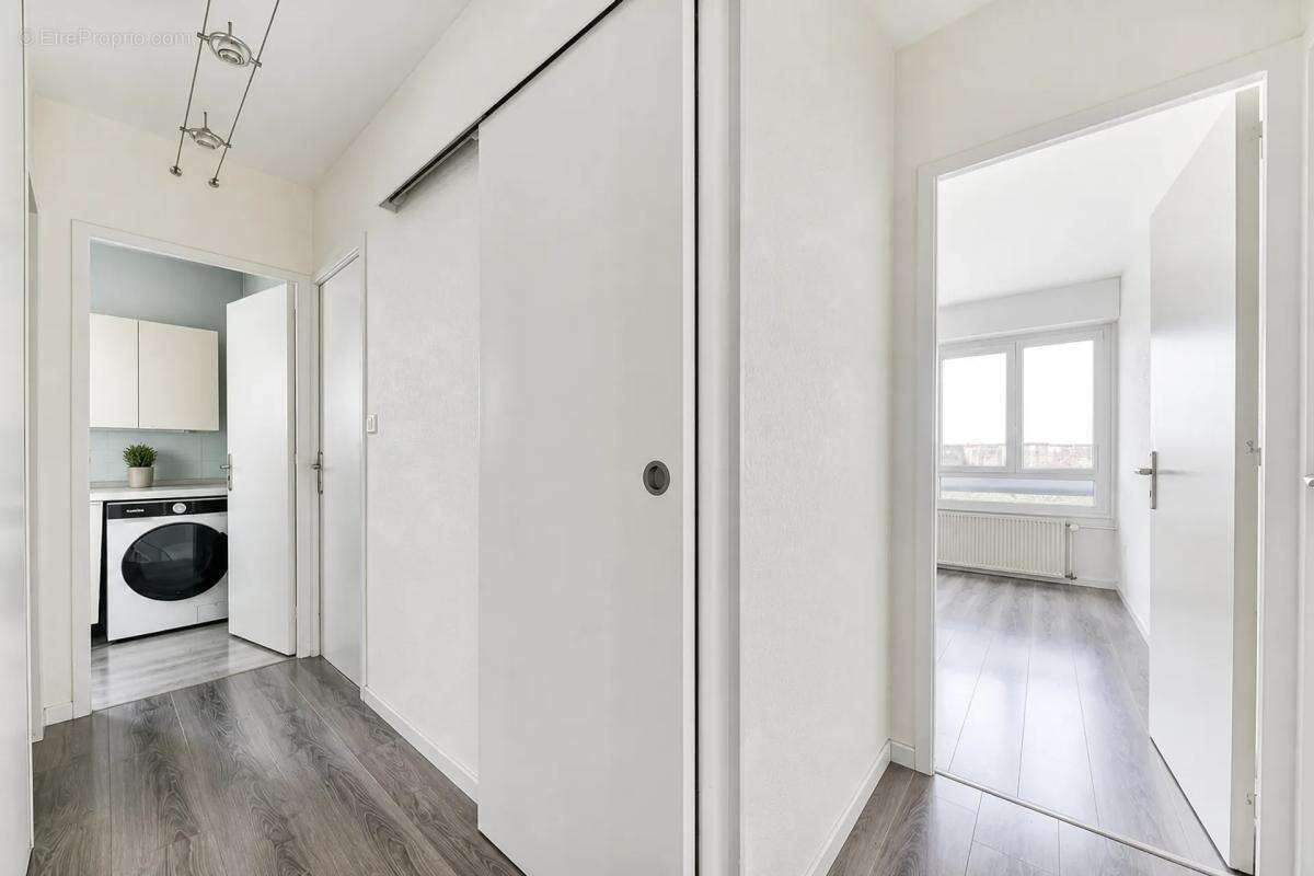 Lyon 8e, Appart T4 lumineux avec garage - photo 9