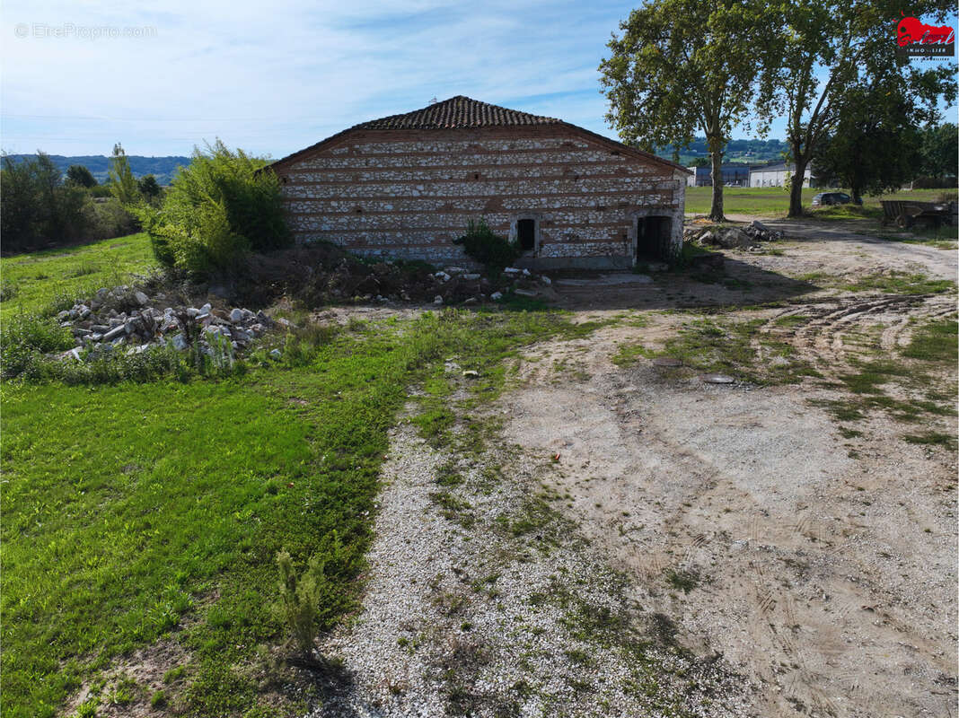 Maison à ALLEZ-ET-CAZENEUVE