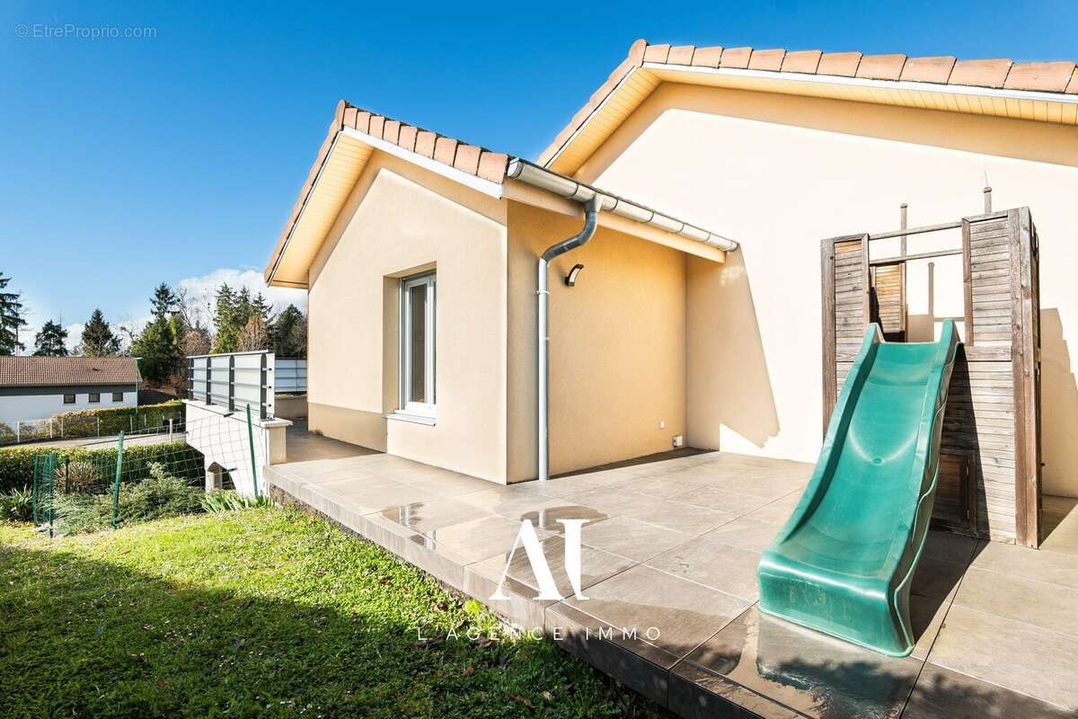 Maison 188 m² à Cessy  - photo 5