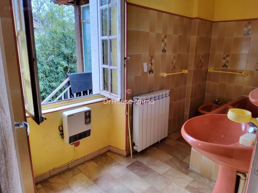 Maison à VEZENOBRES