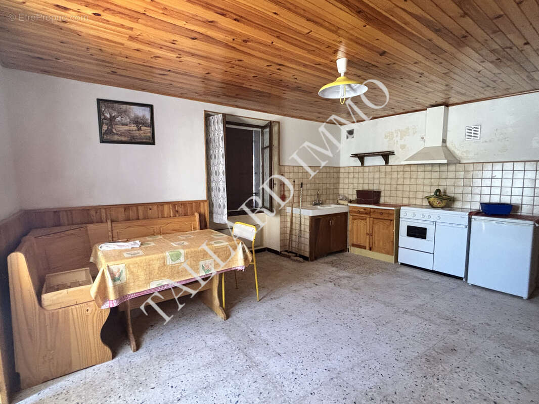 Maison à TURRIERS