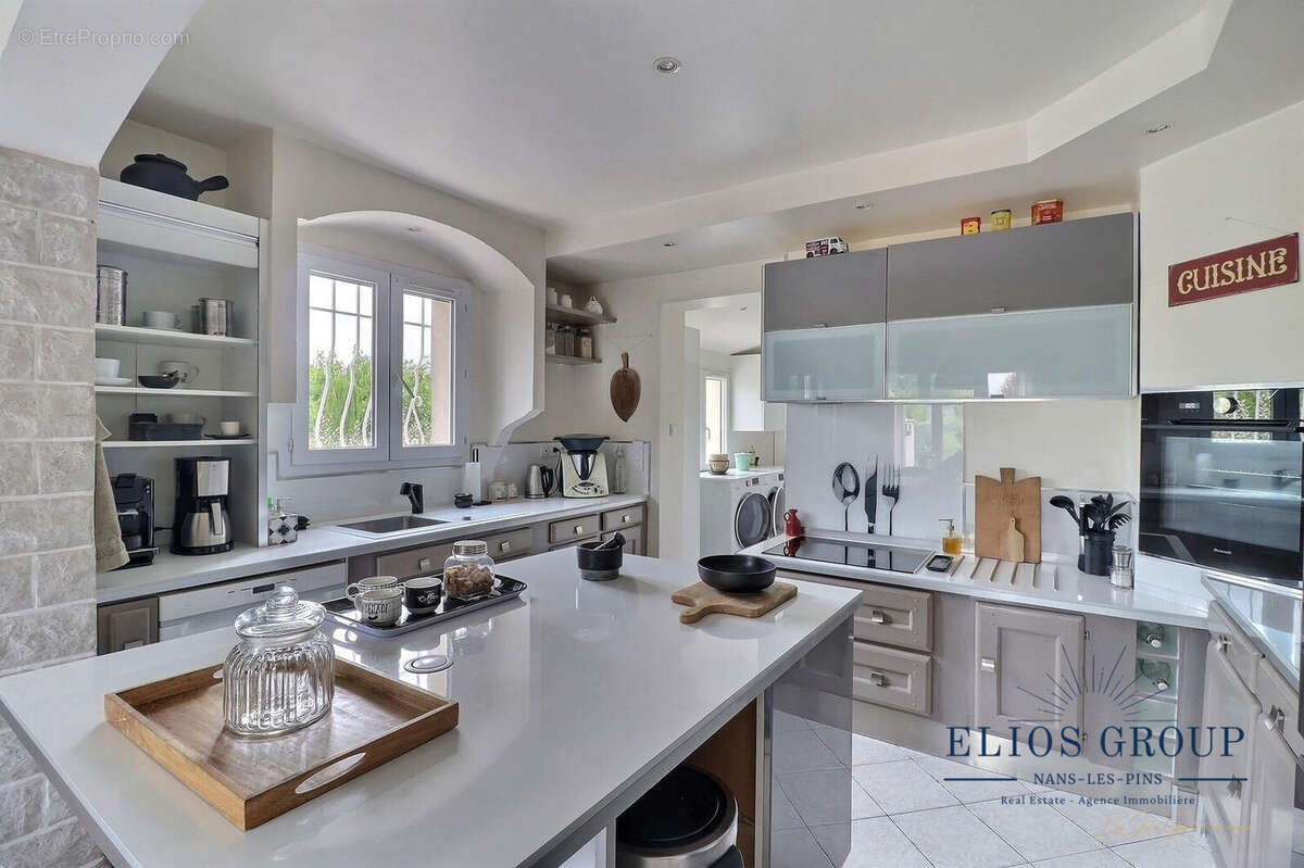 Maison à NANS-LES-PINS