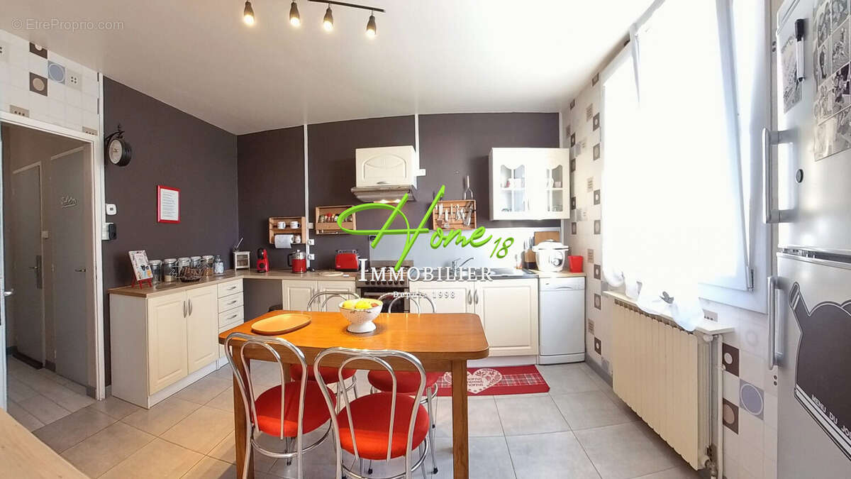 Maison à SAINT-GEORGES-SUR-MOULON