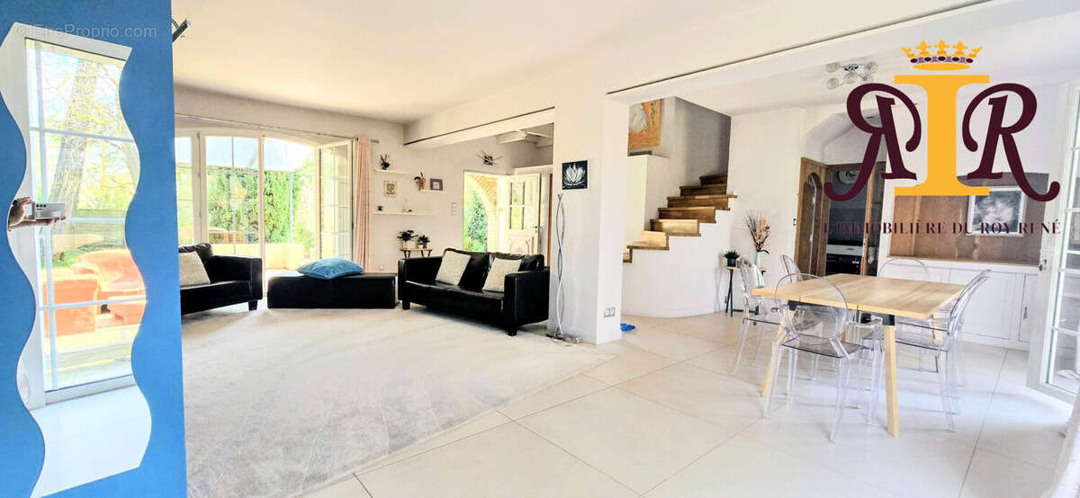 Maison 10 pièces 305 m² à vendre à Bouc-Bel-Air (13320) - photo 3