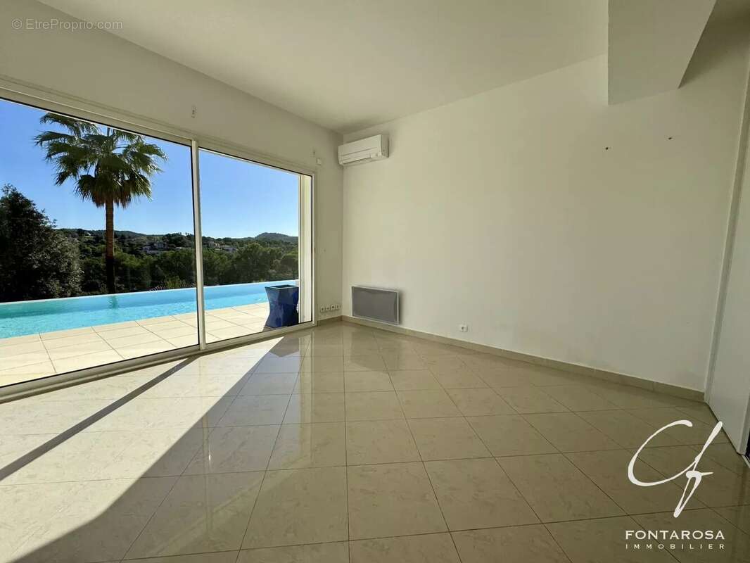 Maison à SAINT-RAPHAEL