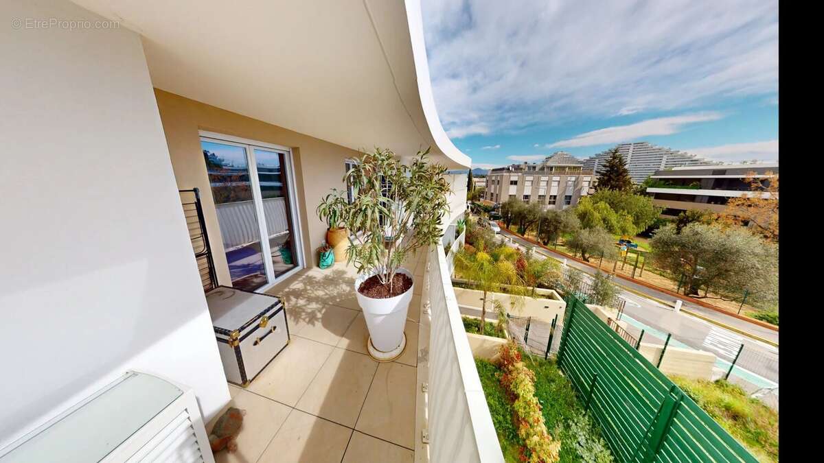 Appartement à VILLENEUVE-LOUBET