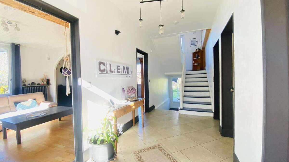 Maison à LES ECHELLES