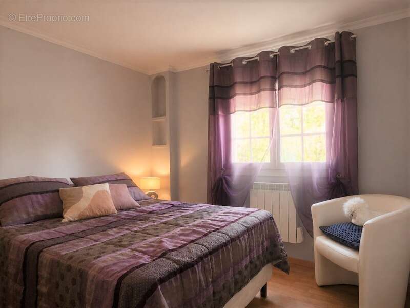 Belle Maison de plain pied avec 4 chambres et jardin arboré - à vendre - 6 pièces - ALLEZ ET CAZENEUVE (47) - photo 18