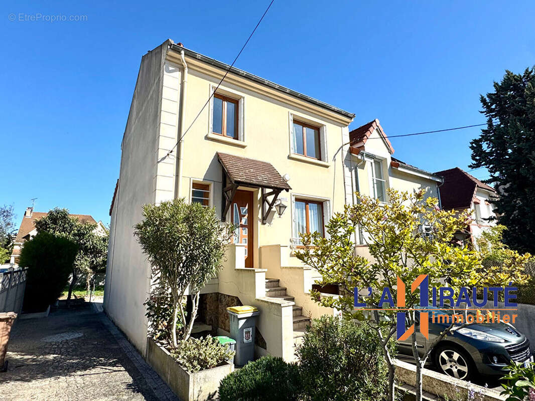 Maison à HOUILLES