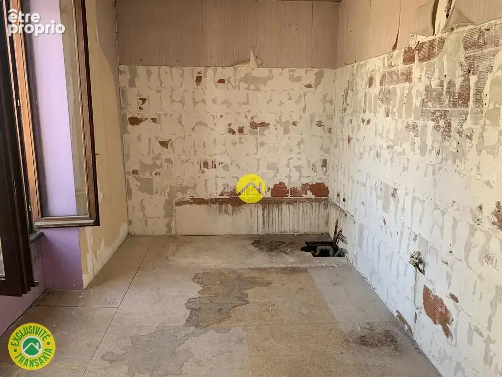 Belles surfaces au cœur du village - photo 14