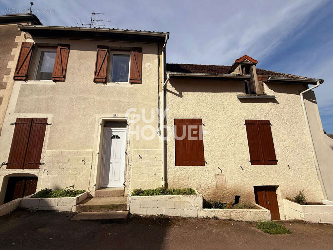 Appartement à COUCHES