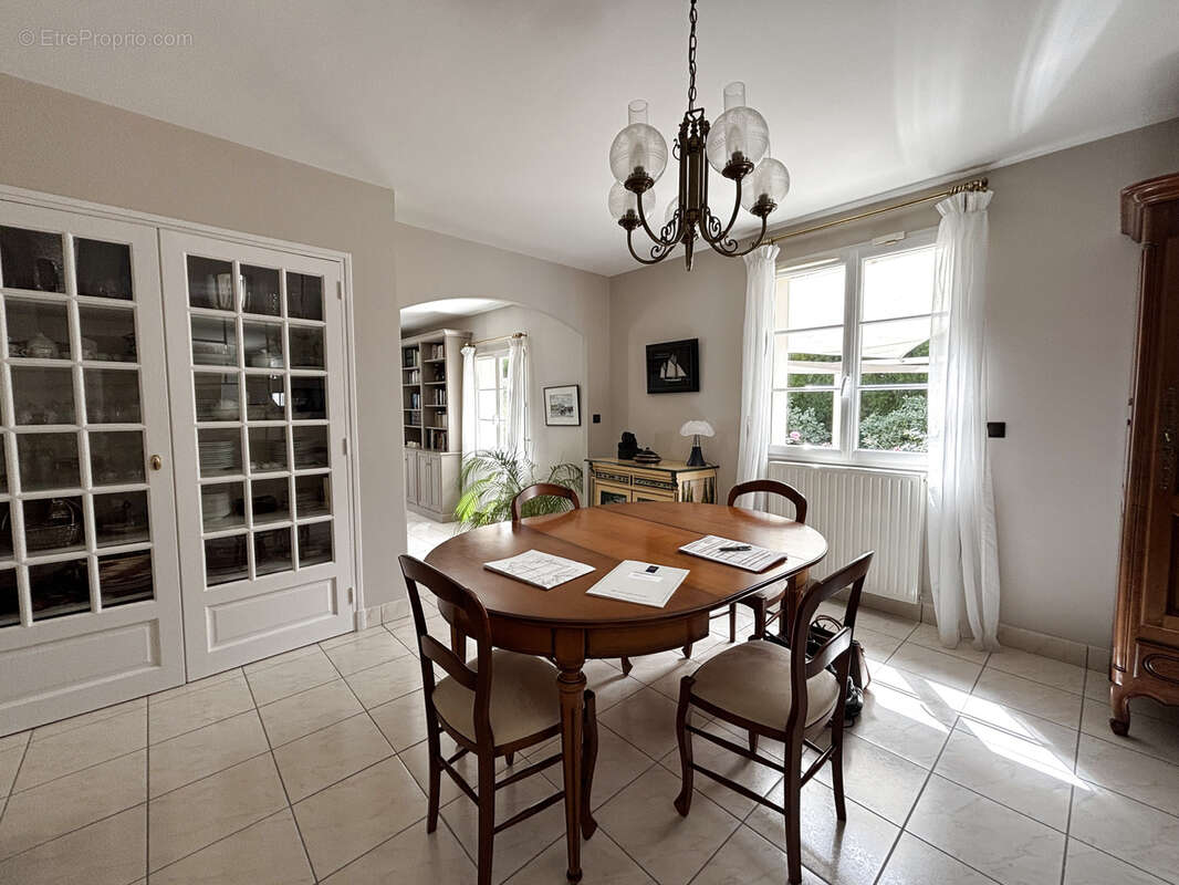 Maison à SAINT-CYR-SUR-LOIRE