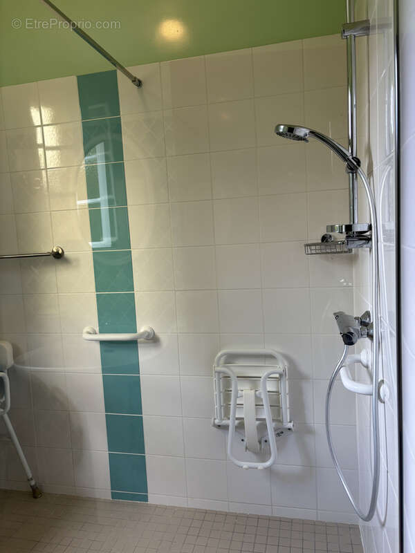 Maison à VIC-SUR-CERE