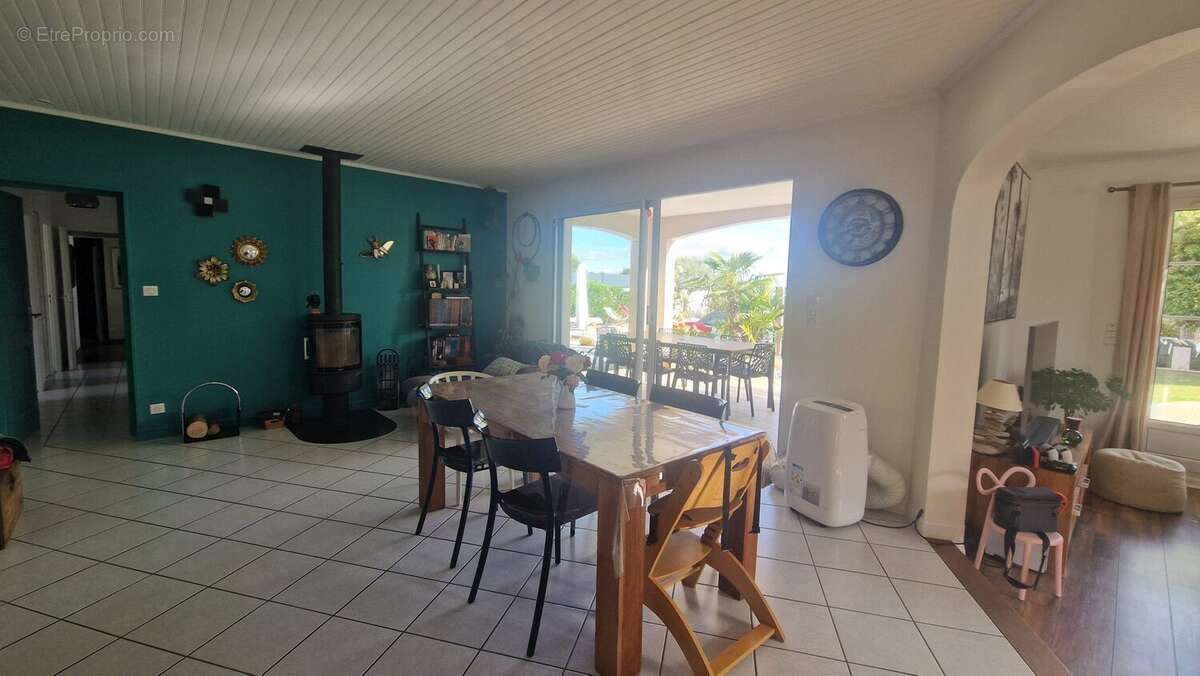 Maison 151 m² à Aiffres  - photo 2