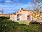 Maison à SAINT-DENIS-LES-BOURG