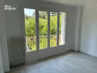 Appartement rénové quartier Croix de Fer - photo 5
