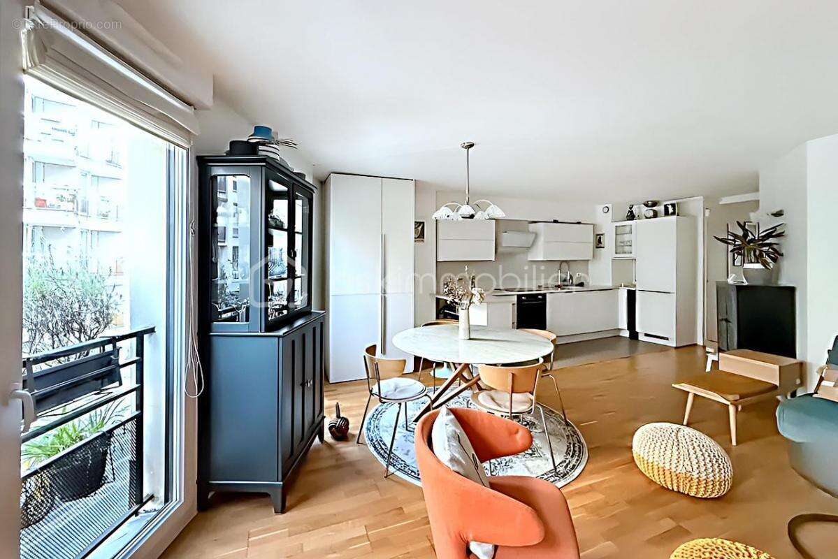 Appartement à PARIS-19E