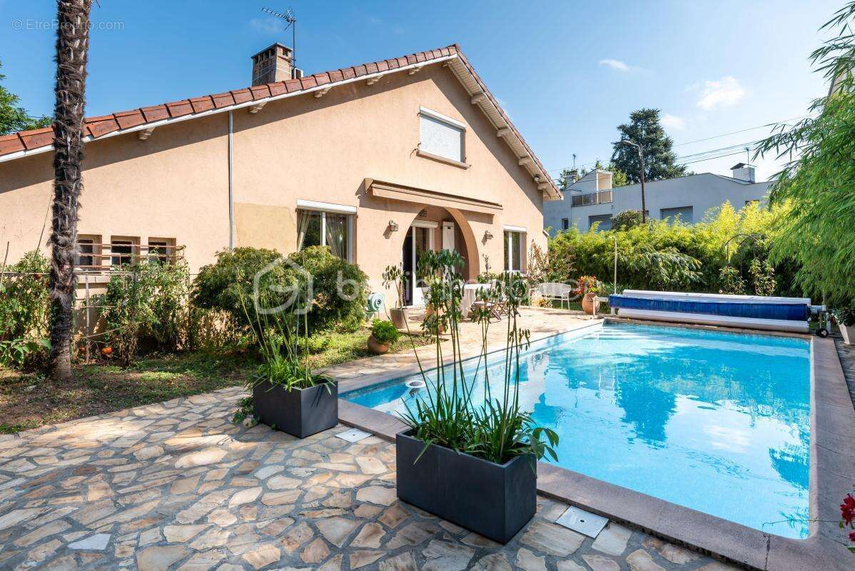 Maison à DECINES-CHARPIEU