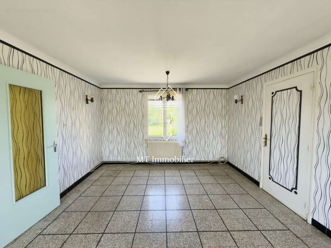 Maison à BEAURAINVILLE