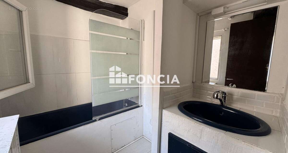 Appartement à ROQUEBRUNE-SUR-ARGENS
