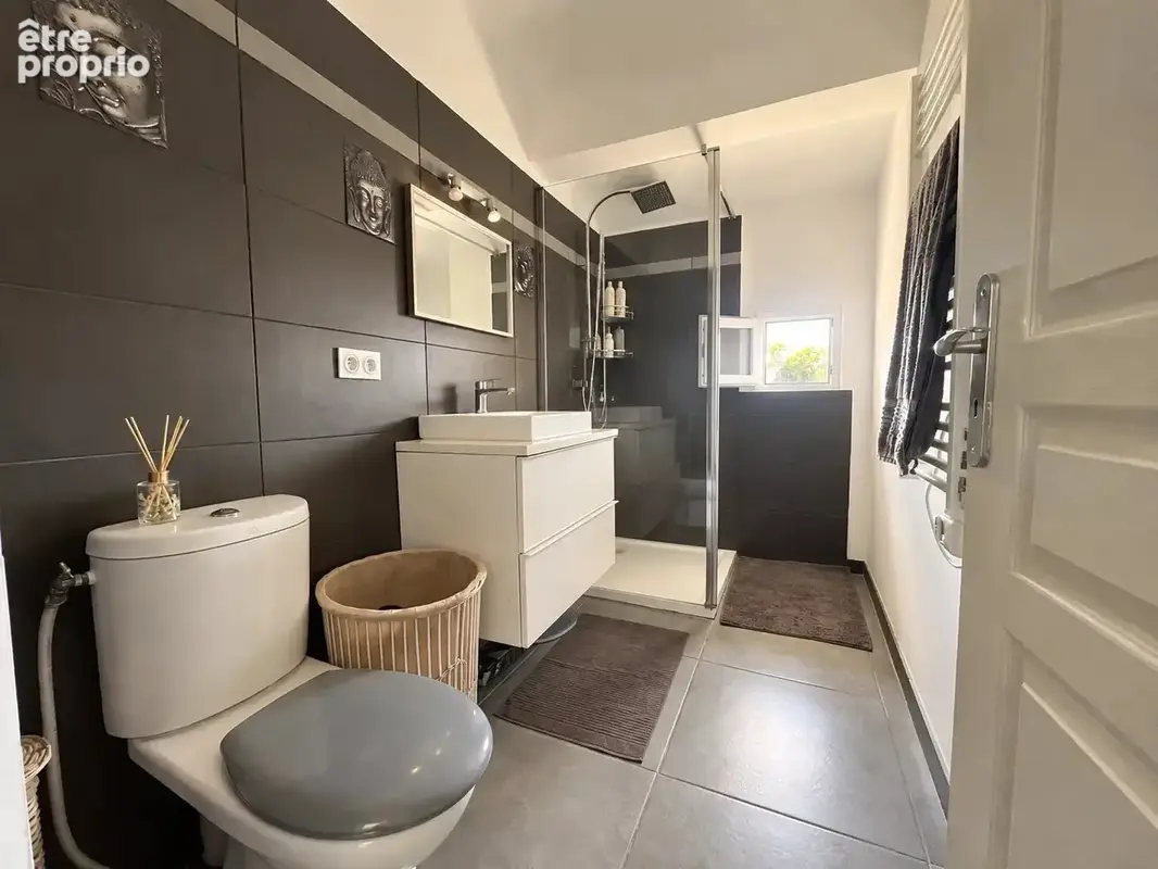 Meyreuil maison de village de 142 m2 avec jardin garage et cave - photo 12