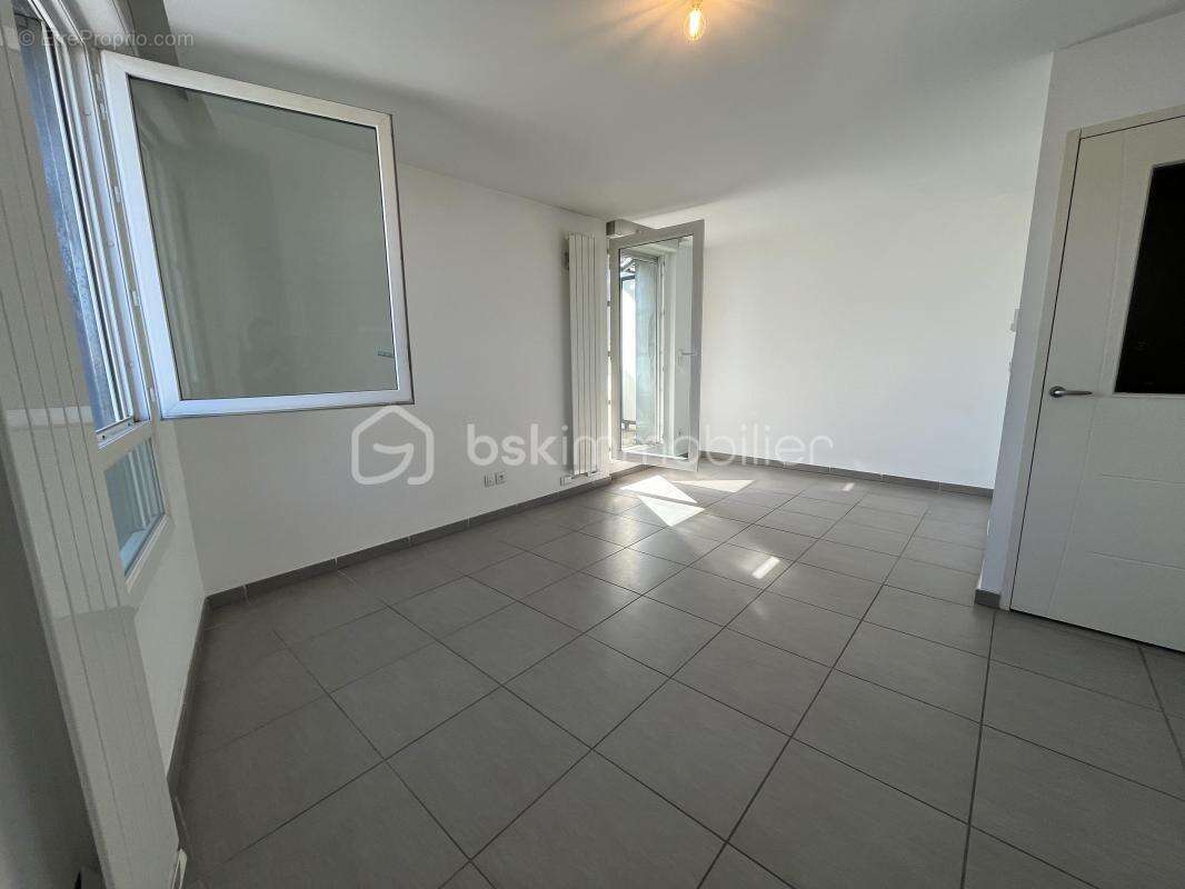 EXCLUSIVITÉ : Vivez au Sommet – T3 avec Balcon Panoramique de 25 m² - photo 3