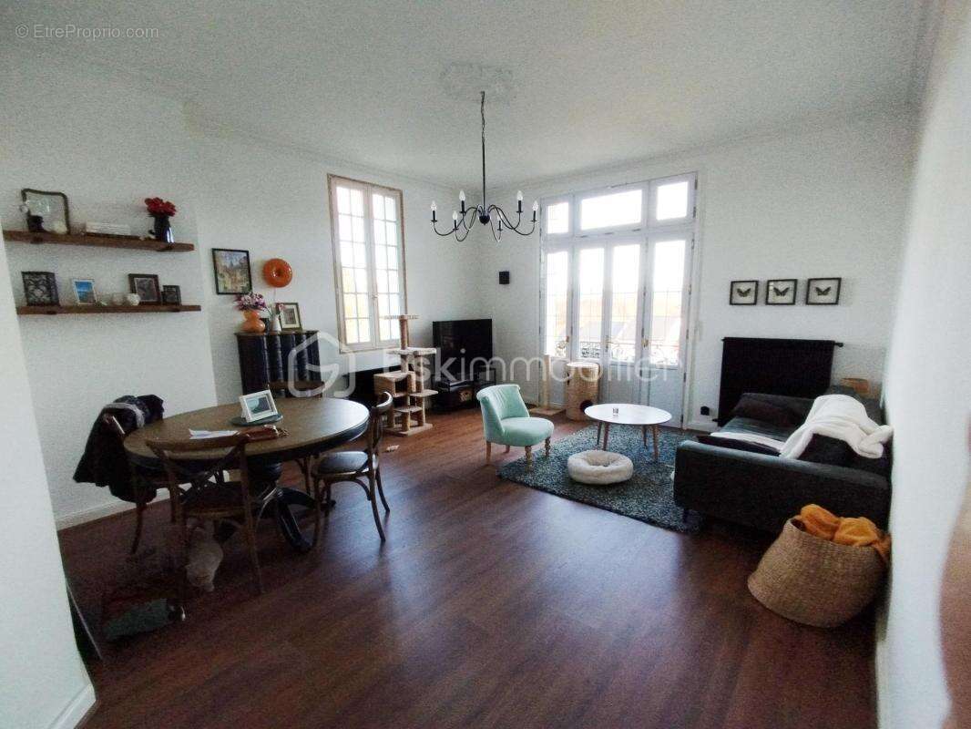 Appartement à EU