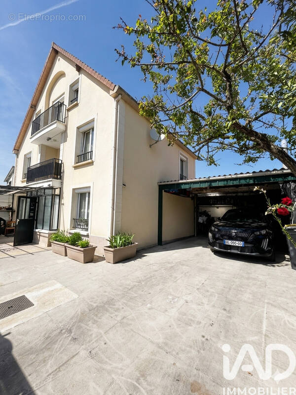 Photo 1 - Maison à VILLIERS-LE-BEL