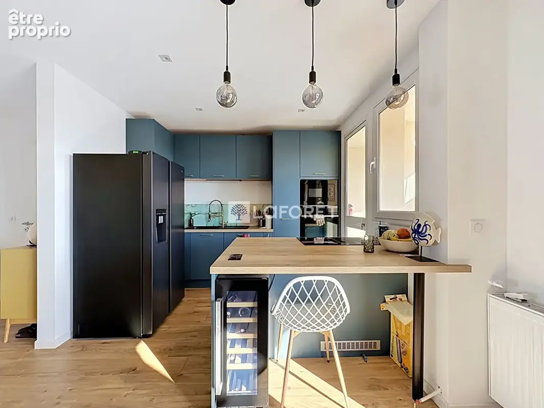 T3 rénové de 58,02 m² avec terrasse de 18 m² et vue mer - photo 3