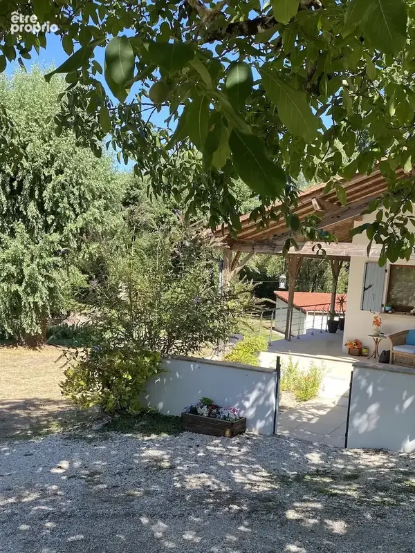 Maison d'architect avec étang, piscine, dépendances au calme. - photo 41