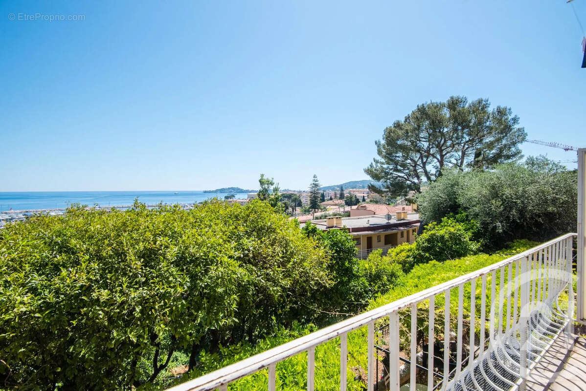 Appartement à BEAULIEU-SUR-MER