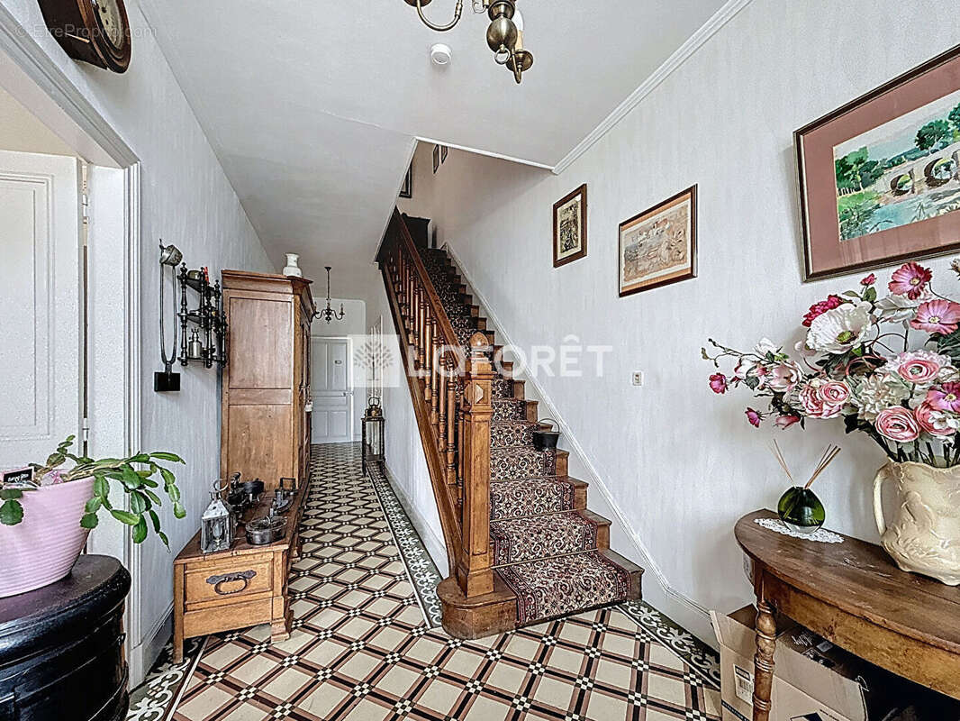 Maison à NEUFCHATEAU
